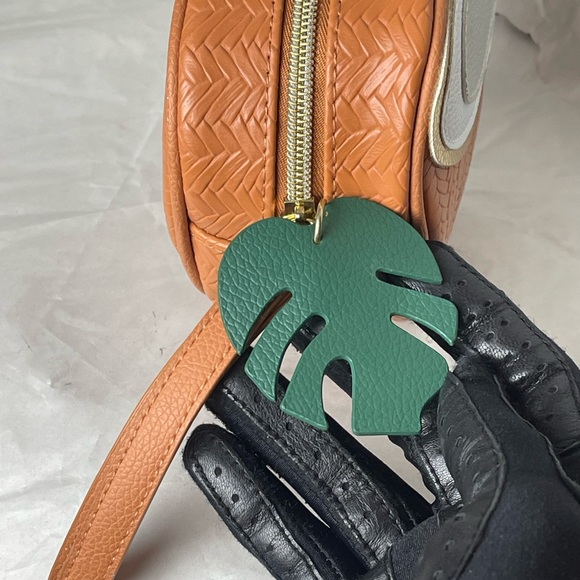 Preloved Bath and Body Works Coconut Cosmetic Pouch - Picture 5 of 10